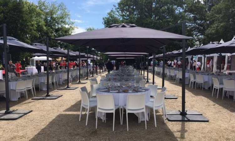 Location de parasols pour événement à Gleisé