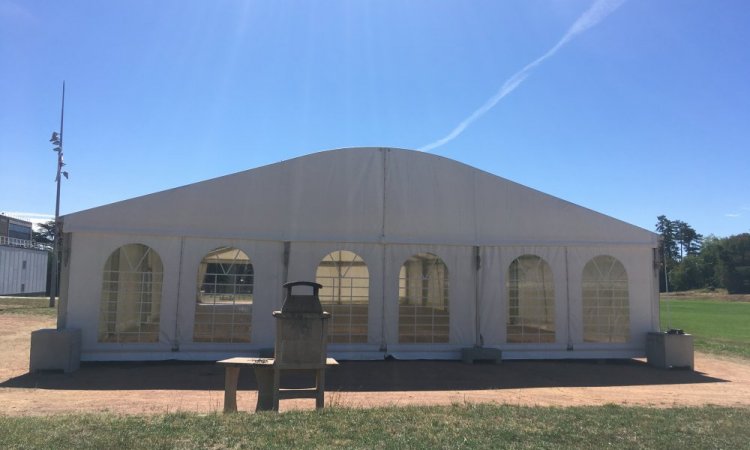 Installation de chapiteau à Lyon pour événement professionnel