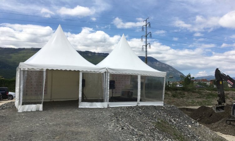 Pagode avec bâches cristal à Écully 